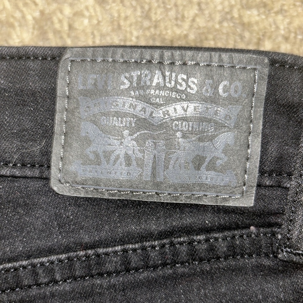 LEVIS - Picture 2 of 3